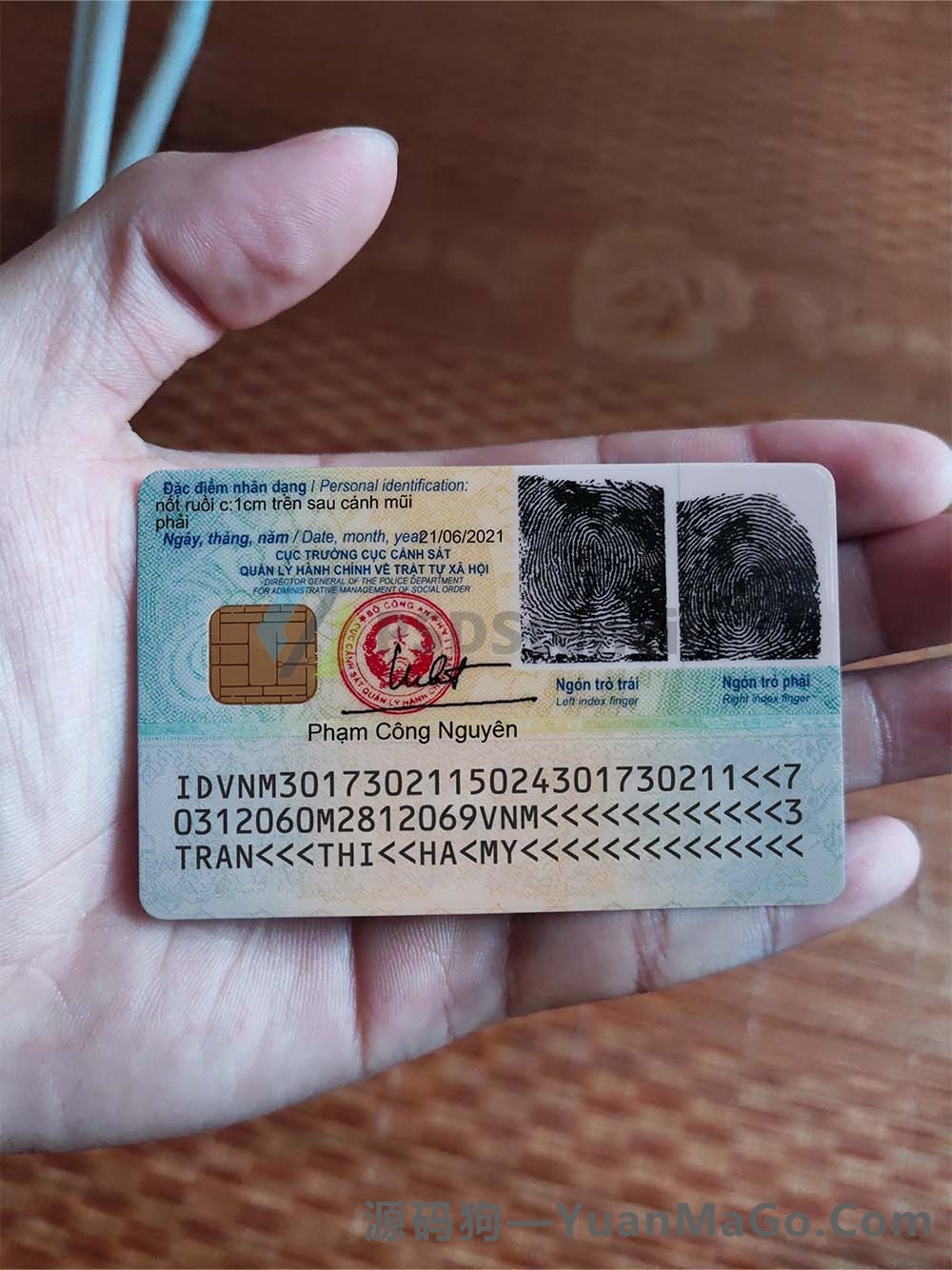 图片[2]-东南亚|Vietnam ID Card(CCCD) Template越南新版身份证卡模版PS/PSD模板（手持版）-源码狗